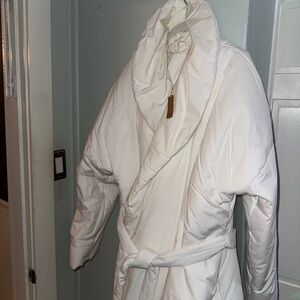Skims Duvet Robe 2XL/3XL, Never Worn… send me your offer